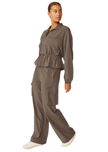 Beyond Yoga City Chic Cargo Pant - Dune