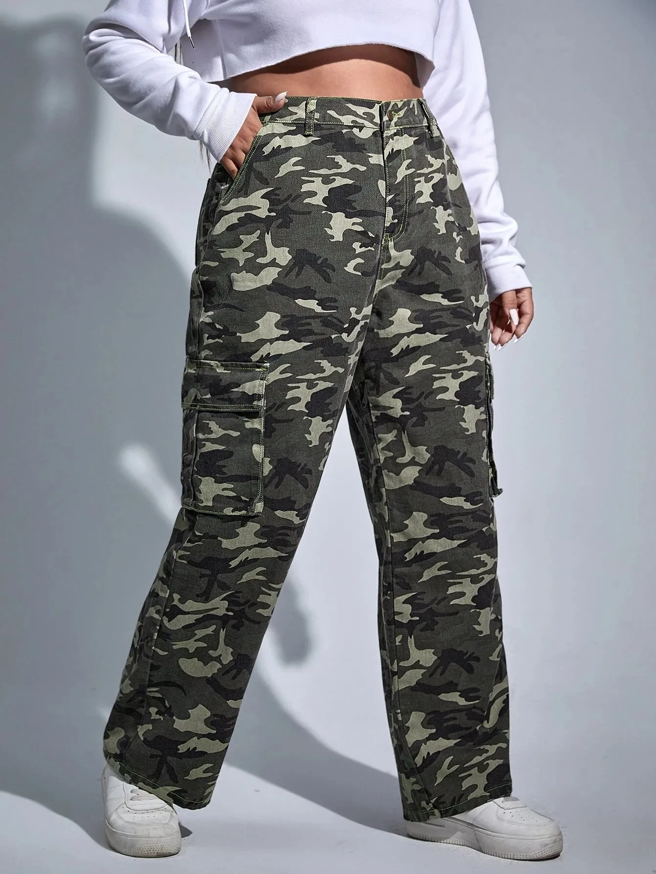 Camouflage Print Cargo Jeans