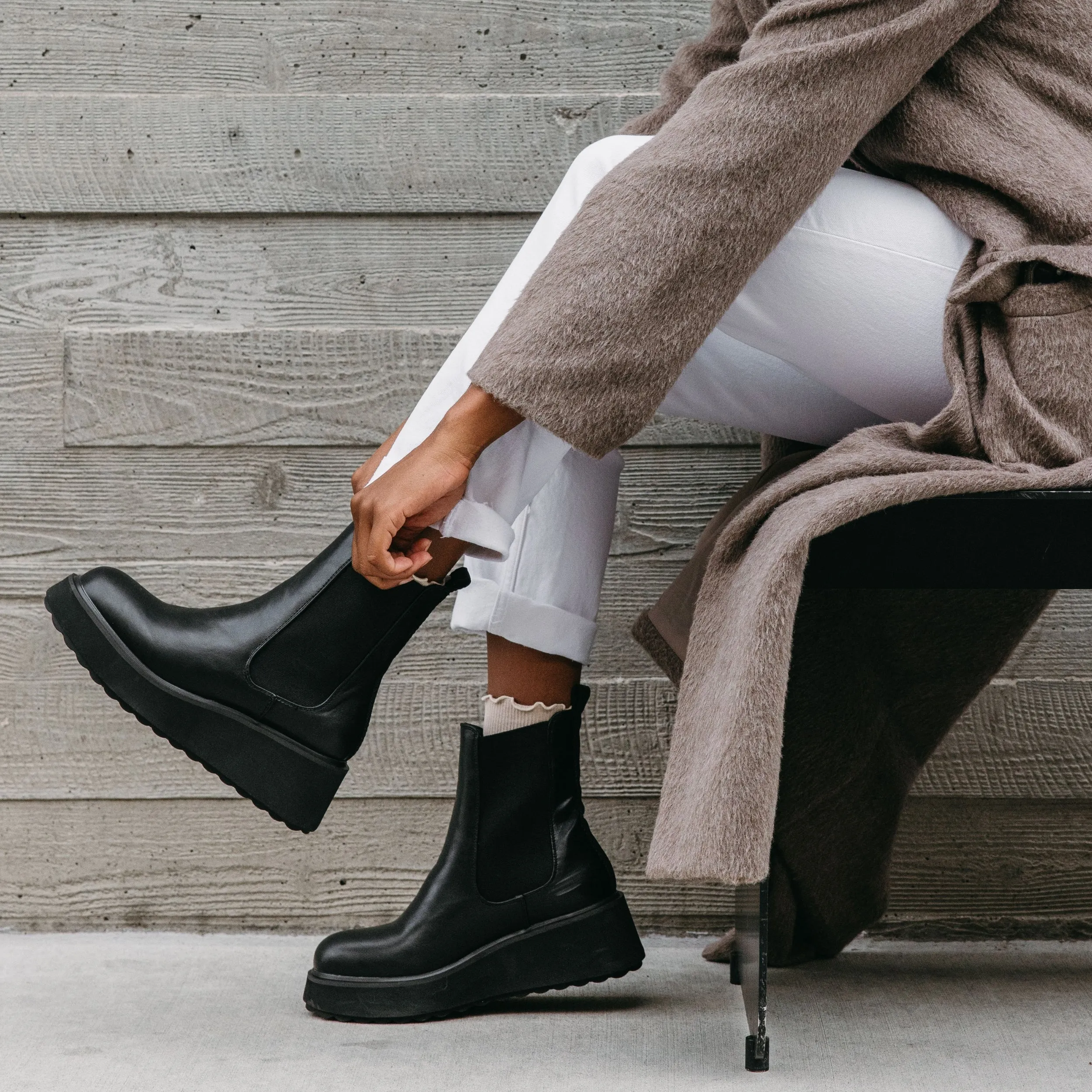 Heyday All Black Platform Chelsea Boot