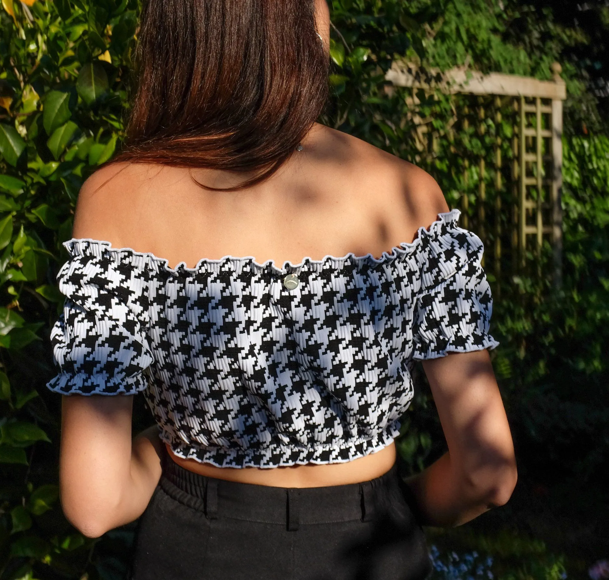 Houndstooth waffle cold shoulder bikini top [Monochrome]