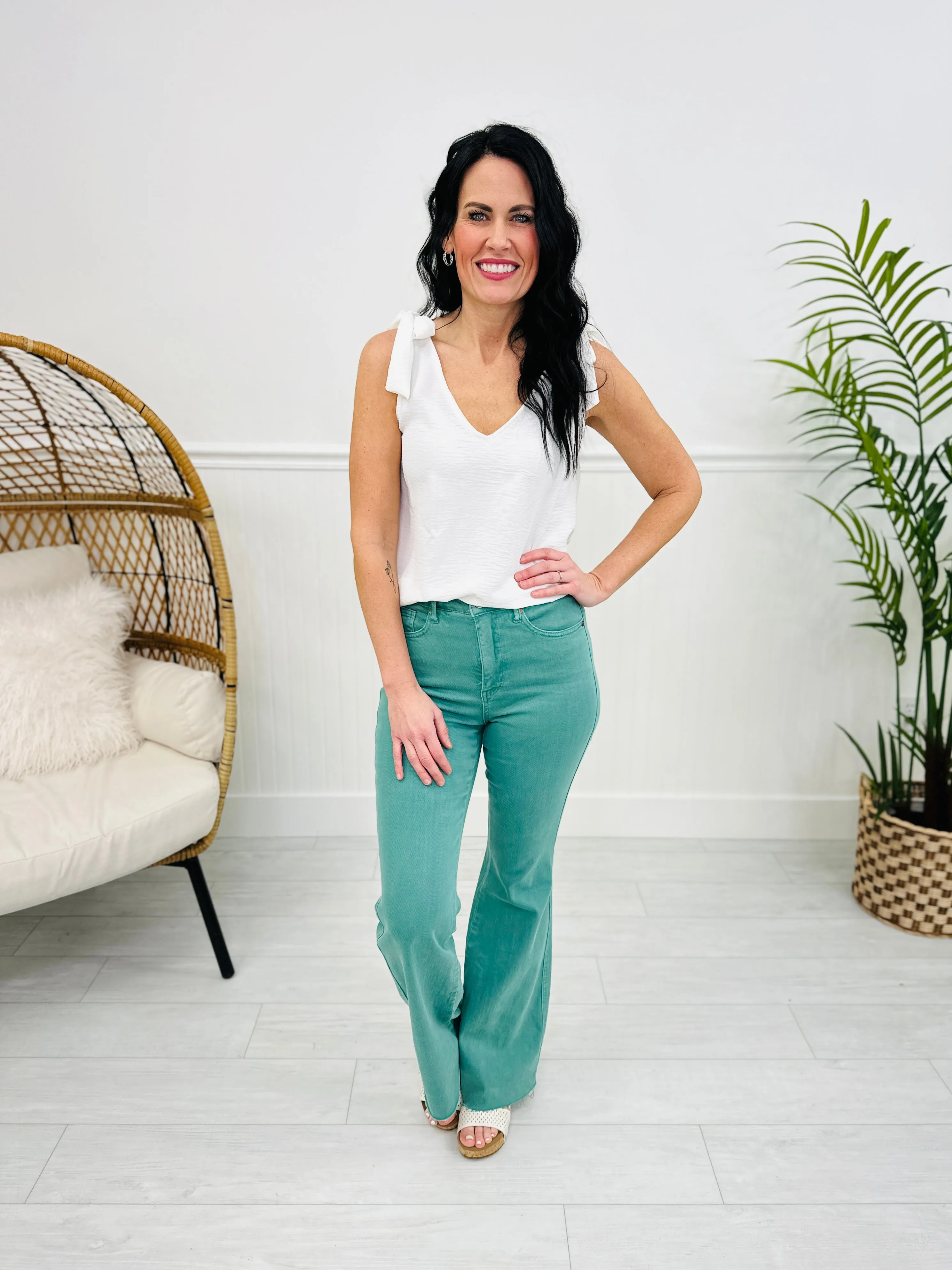 Judy Blue Totally Topaz Tummy Control Flare Jeans in Reg/Curvy