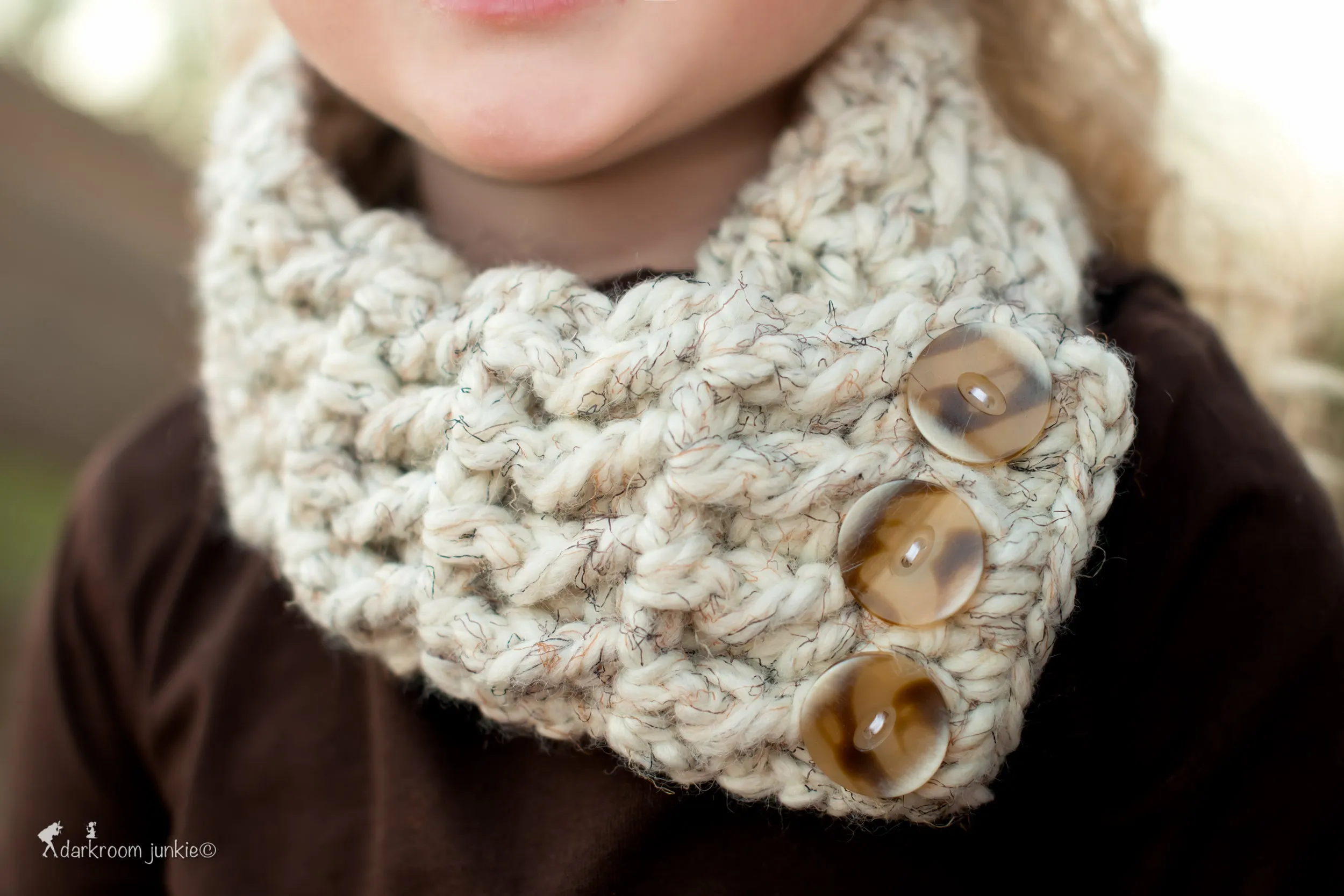 Wheat button scarf